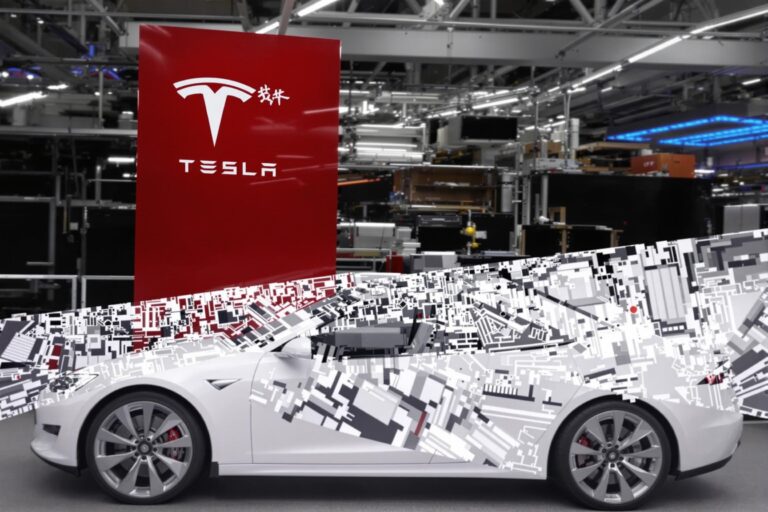 Le géant chinois CATL remet en cause l'avenir des batteries Tesla : coup de bluff ou réalité ?