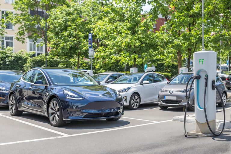 Voiture électrique : entre bonnes et mauvaises surprises, ils témoignent sans langue de bois sur leur usage quotidien