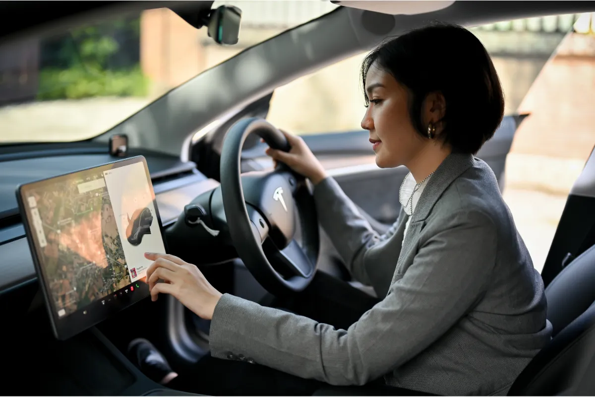 tesla-changera-t-il-doptique-pour-ses-voitures-autonomes-face-aux-defis-chinois