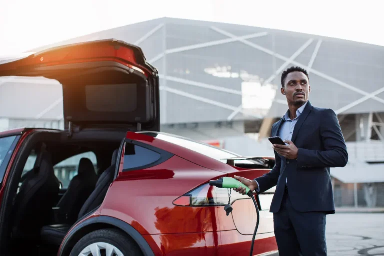 lavenir-des-voitures-electriques-puissance-ou-innovation